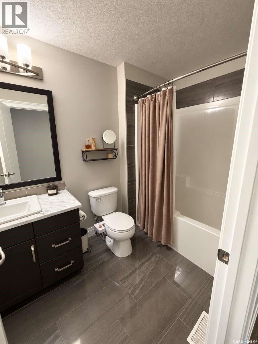 5325 Green Silverberry DRIVE E, Regina Saskatchewan