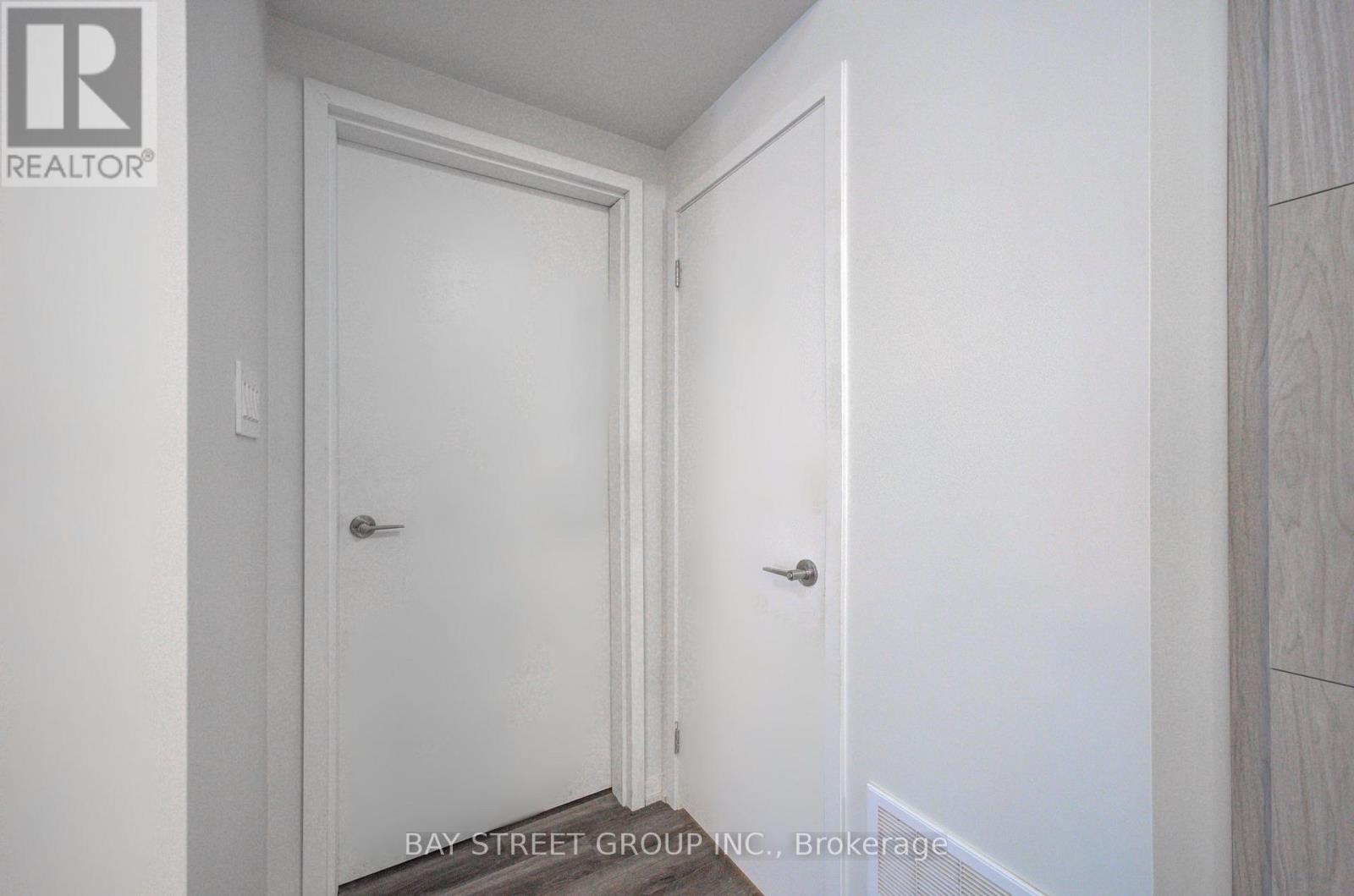 TH3- 11 Honeycrisp Crescent, Vaughan, ON photo 3