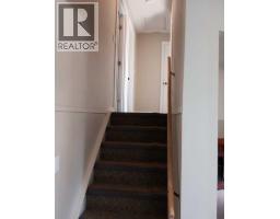3pc Bathroom - 235 Shawcliffe Circle Sw, Calgary, AB T2Y1E8 Photo 10