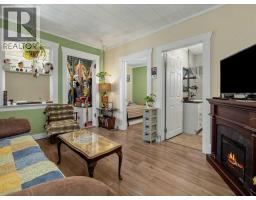 11713 20 Avenue, Blairmore, AB T0K0E0 Photo 6