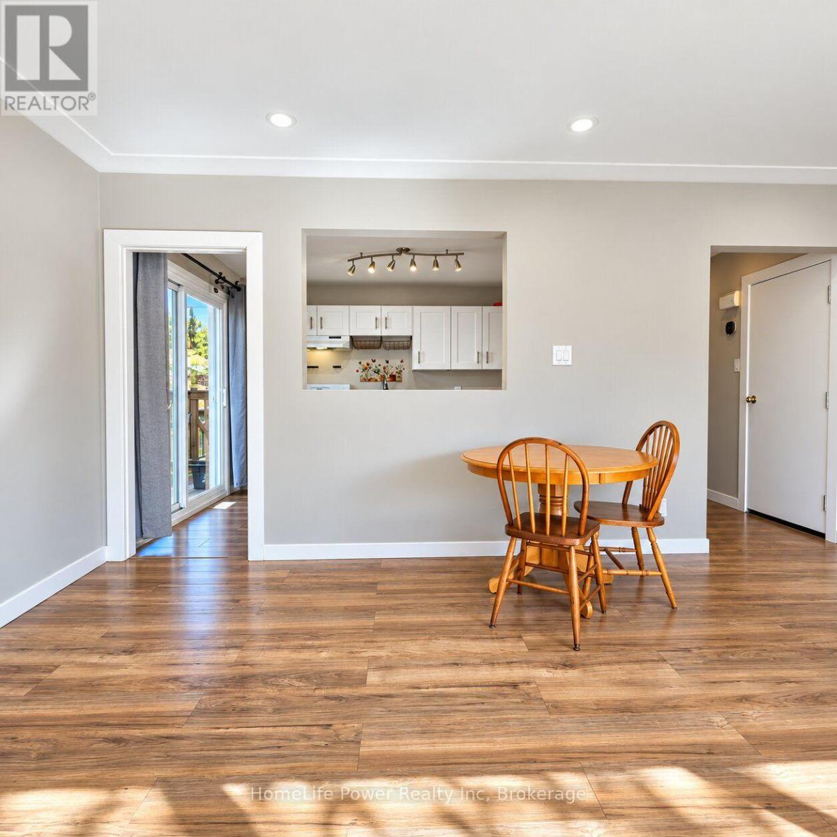 2 - 112 HEIMAN STREET, Kitchener — photo 5