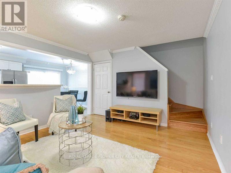 43 GARIBALDI DRIVE, Brampton (Fletcher's Meadow) — photo 6