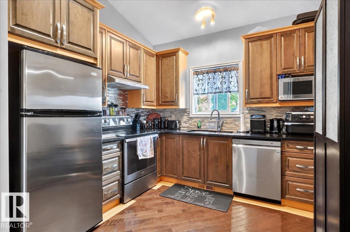 11947 67 ST NW - 17