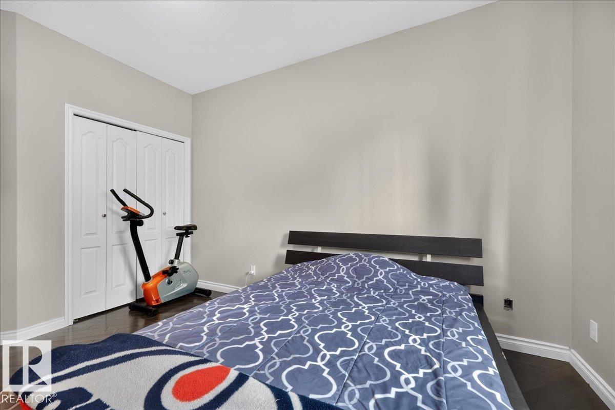 11947 67 ST NW - 22