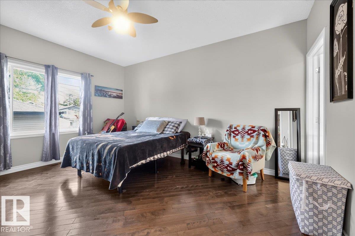 11947 67 ST NW - 23