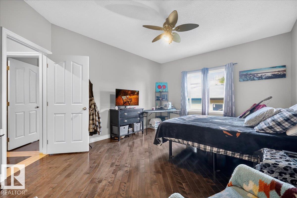 11947 67 ST NW - 25