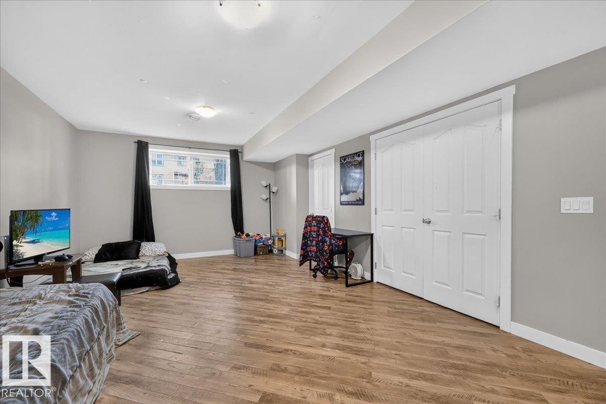 11947 67 ST NW - Image 32
