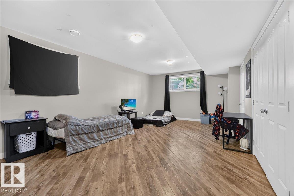 11947 67 ST NW - Image 33