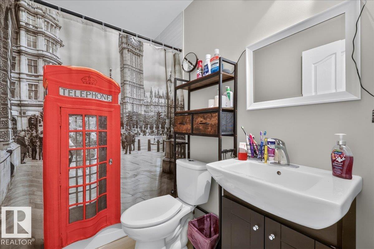 11947 67 ST NW - Image 38