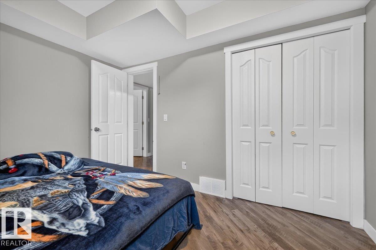 11947 67 ST NW - 41