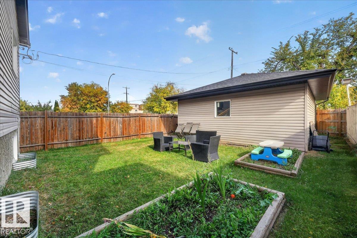 11947 67 ST NW - 46
