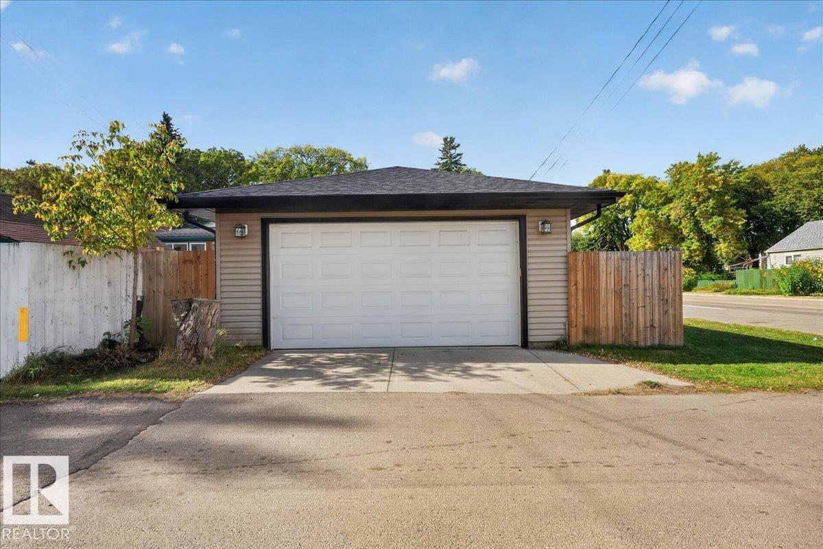 11947 67 ST NW - Image 50