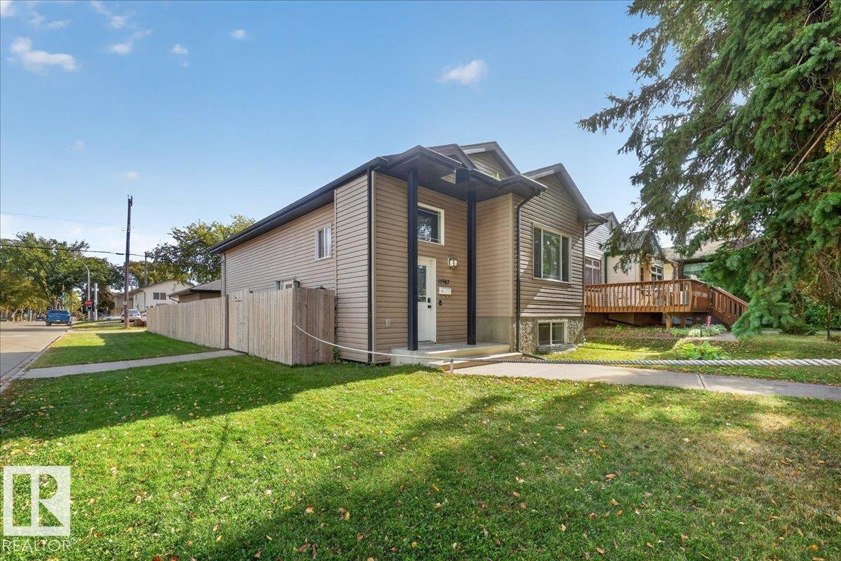 11947 67 ST NW - 5