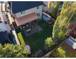1621 Strathcona Drive SW - photo 2