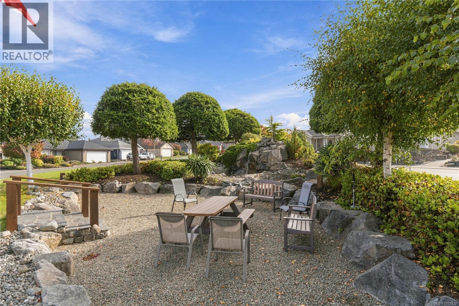 568 Hampstead St - Image 33
