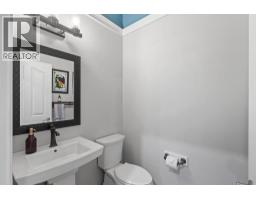1621 Strathcona Drive SW - photo 11