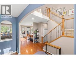 1621 Strathcona Drive SW - photo 5