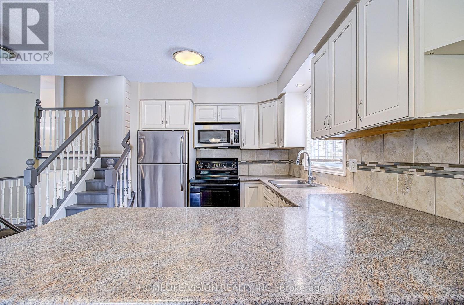 25 RADCLIFFE DRIVE - 12