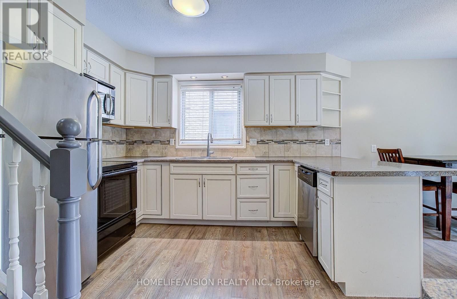25 Radcliffe Drive, Kitchener, ON photo 14