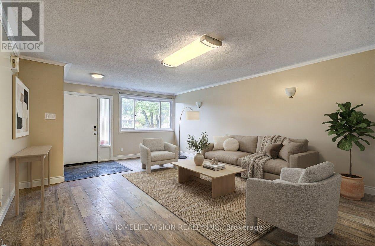 25 RADCLIFFE DRIVE — photo 2