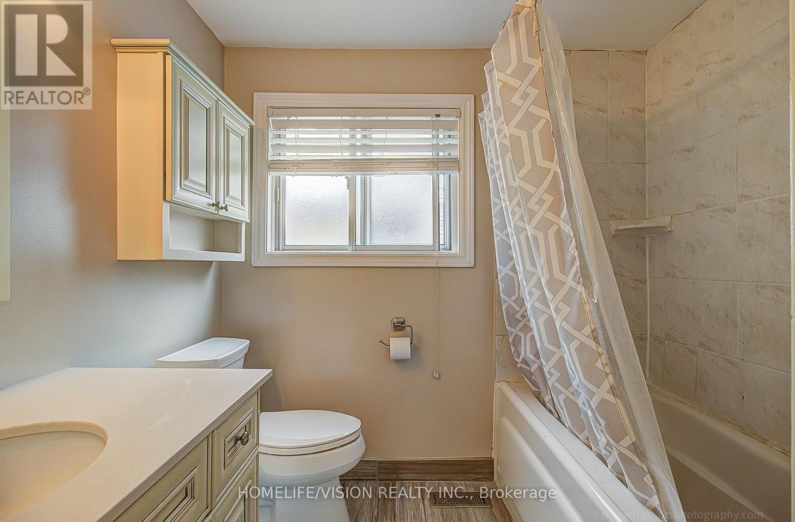 25 RADCLIFFE DRIVE - 21