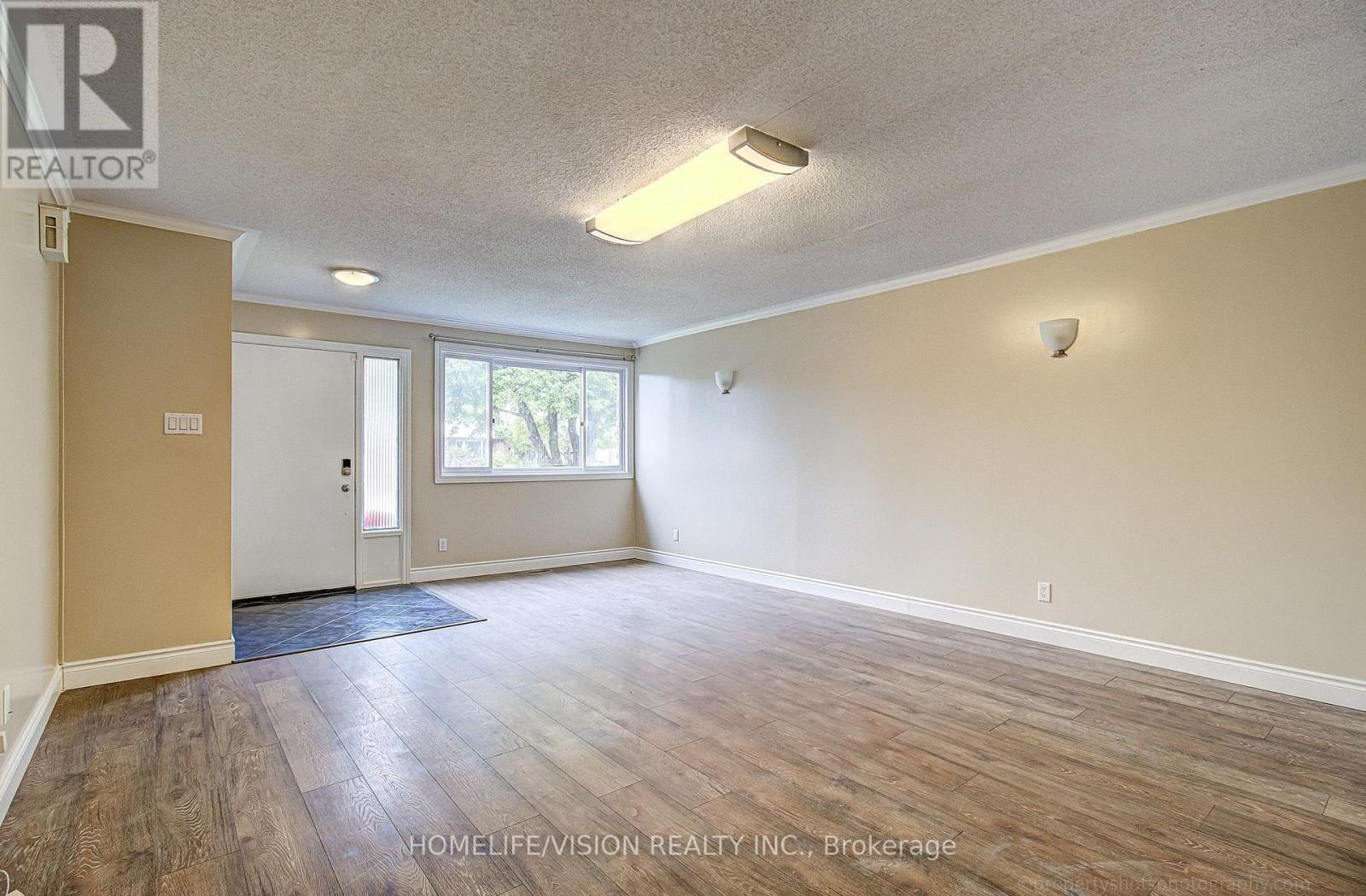 25 RADCLIFFE DRIVE - 3