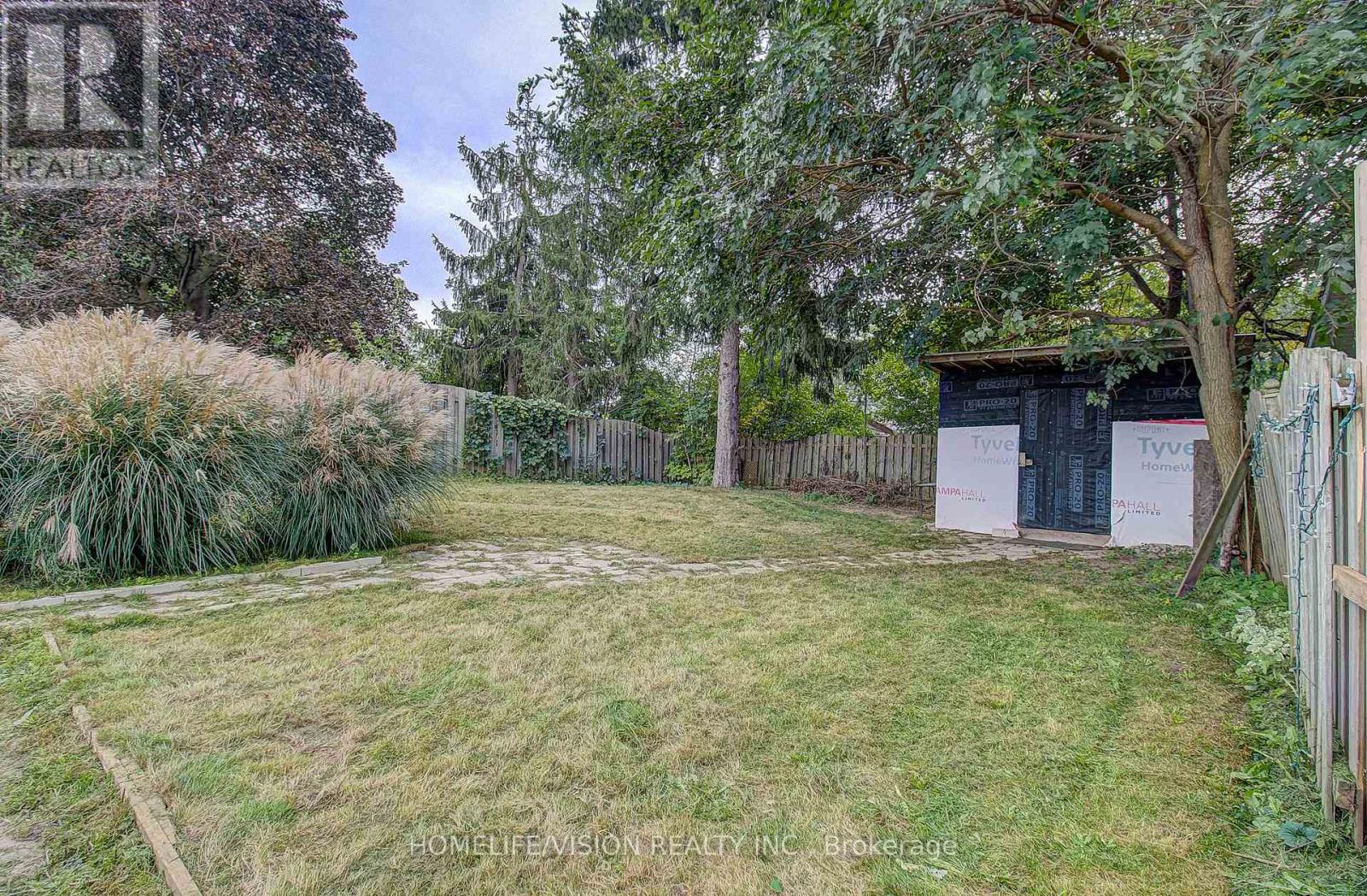 25 RADCLIFFE DRIVE - 37