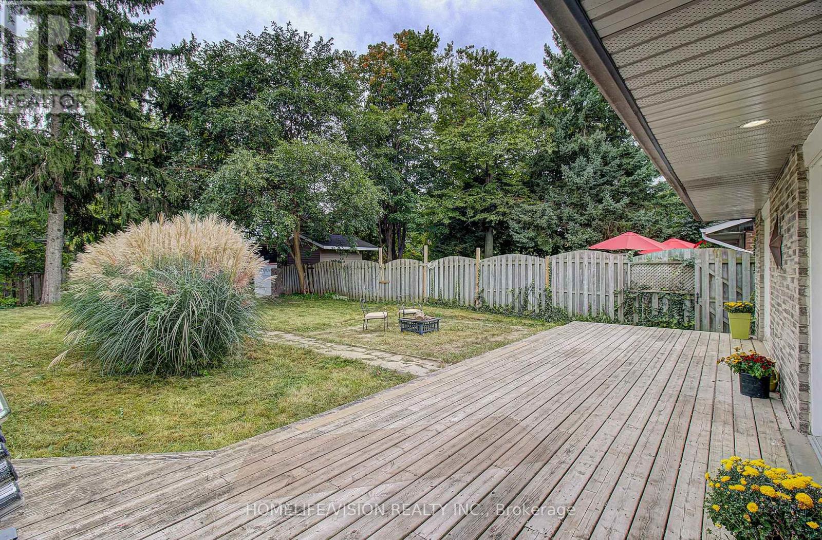 25 RADCLIFFE DRIVE - 39