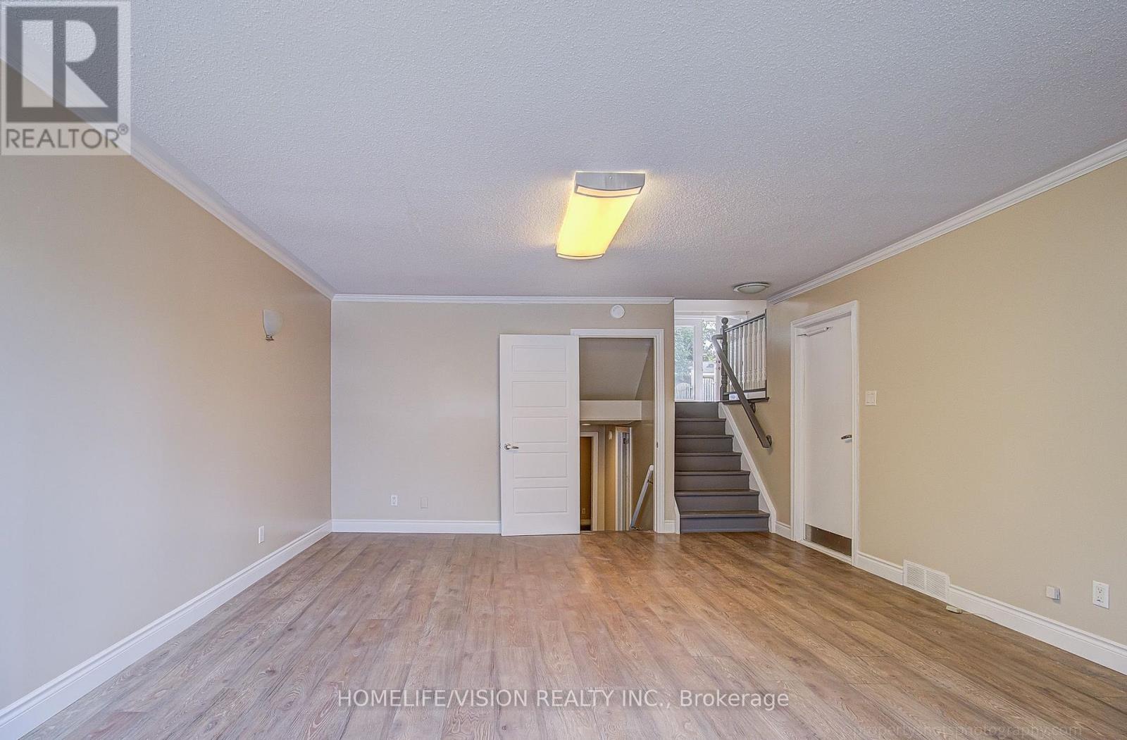 25 RADCLIFFE DRIVE - 4