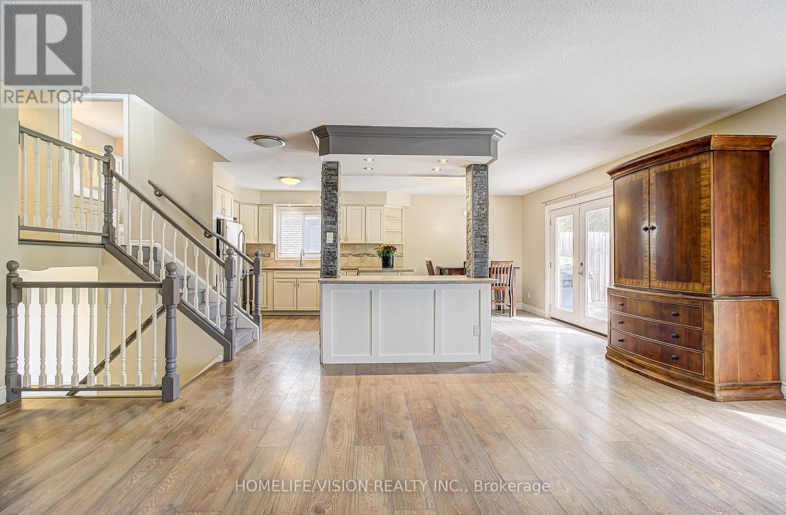 25 RADCLIFFE DRIVE - 8