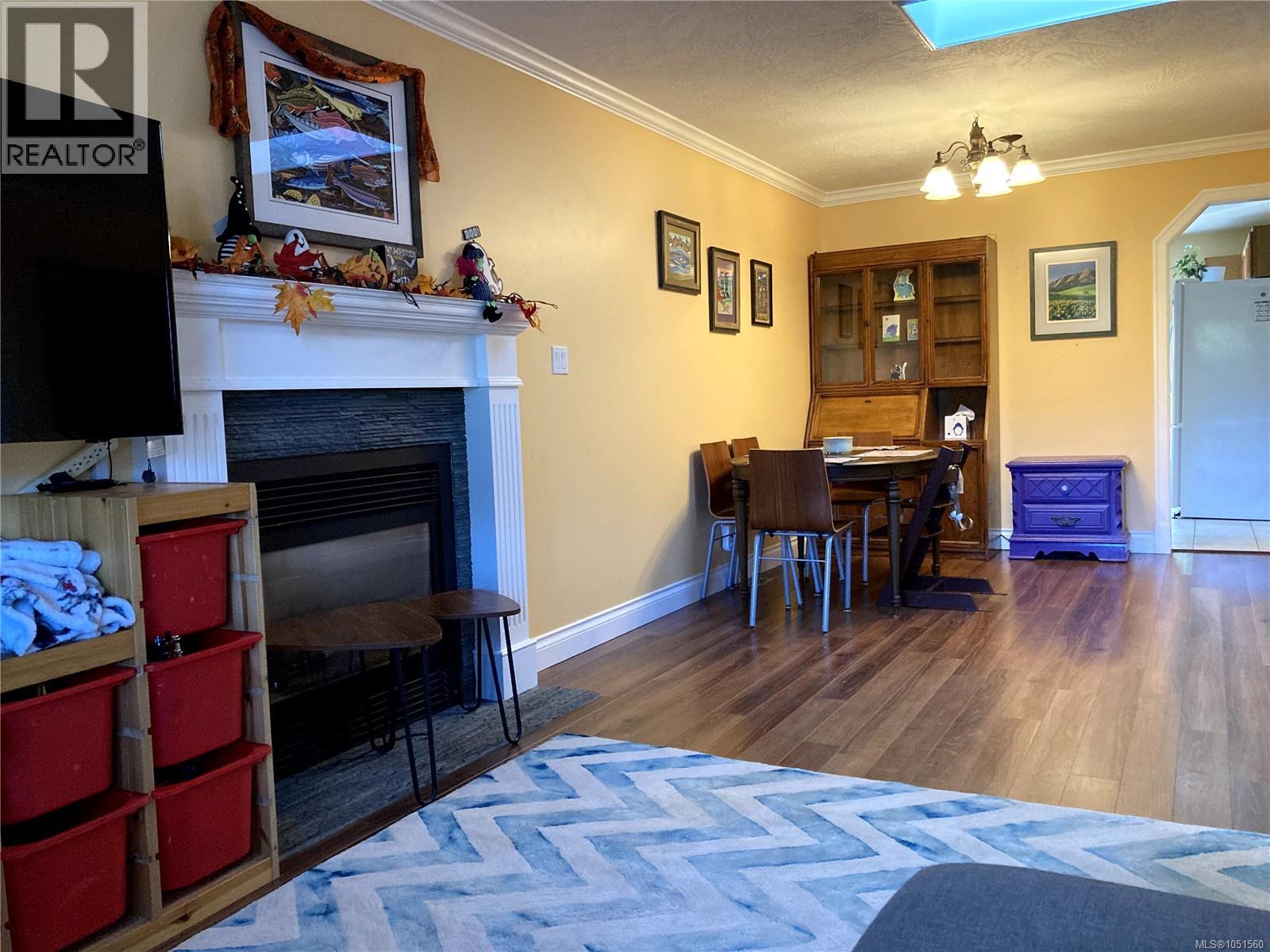 702 Hamilton Ave, Nanaimo