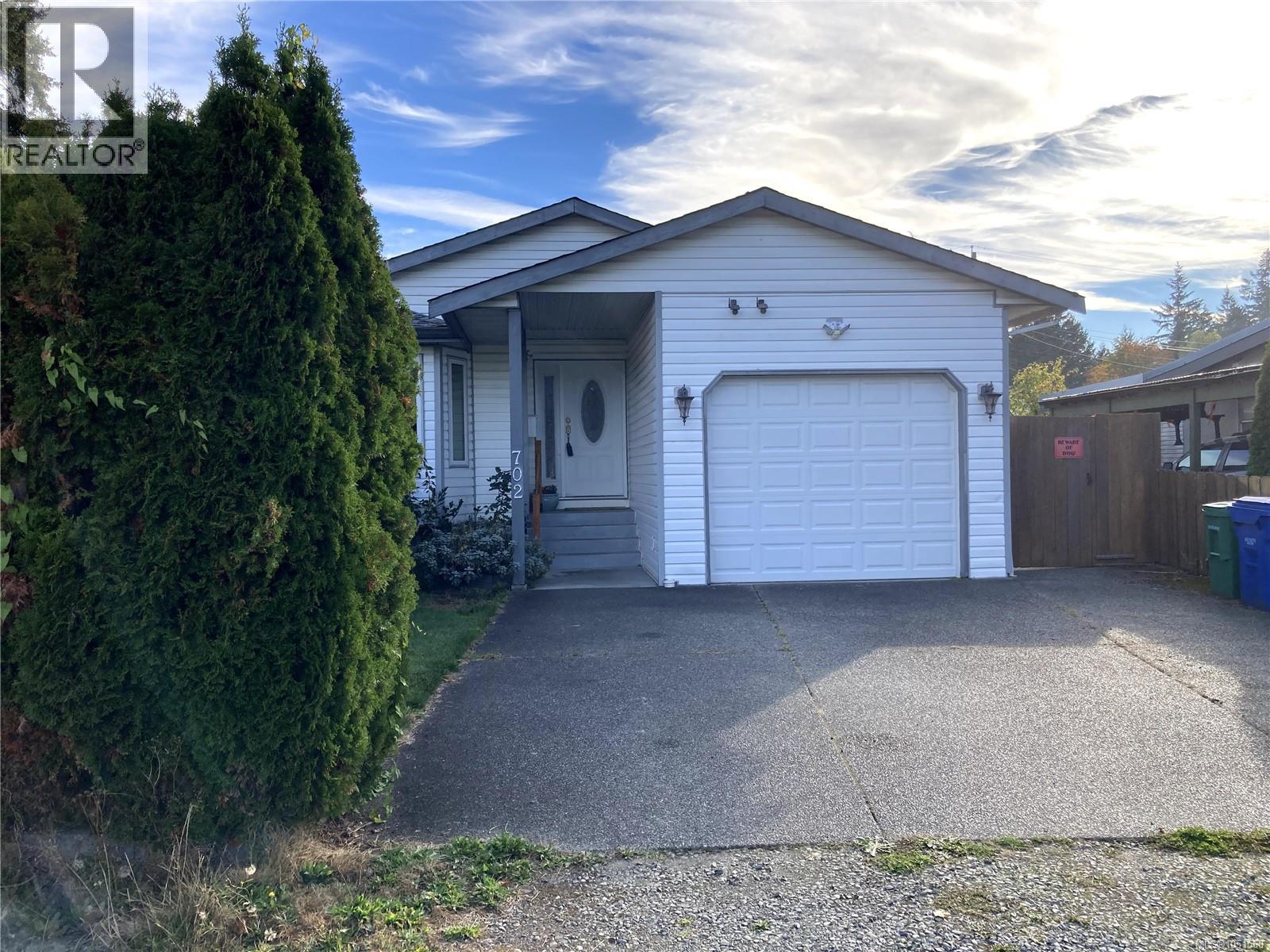 702 Hamilton Ave, Nanaimo