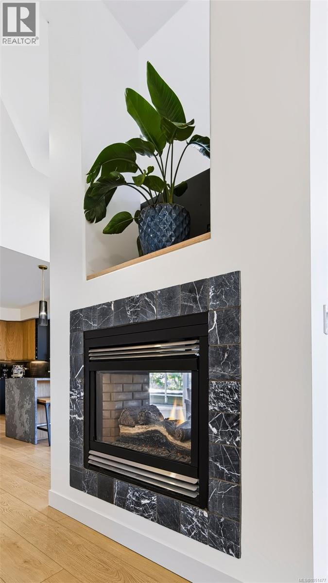 15 60 Dallas Rd, Victoria - Image 1