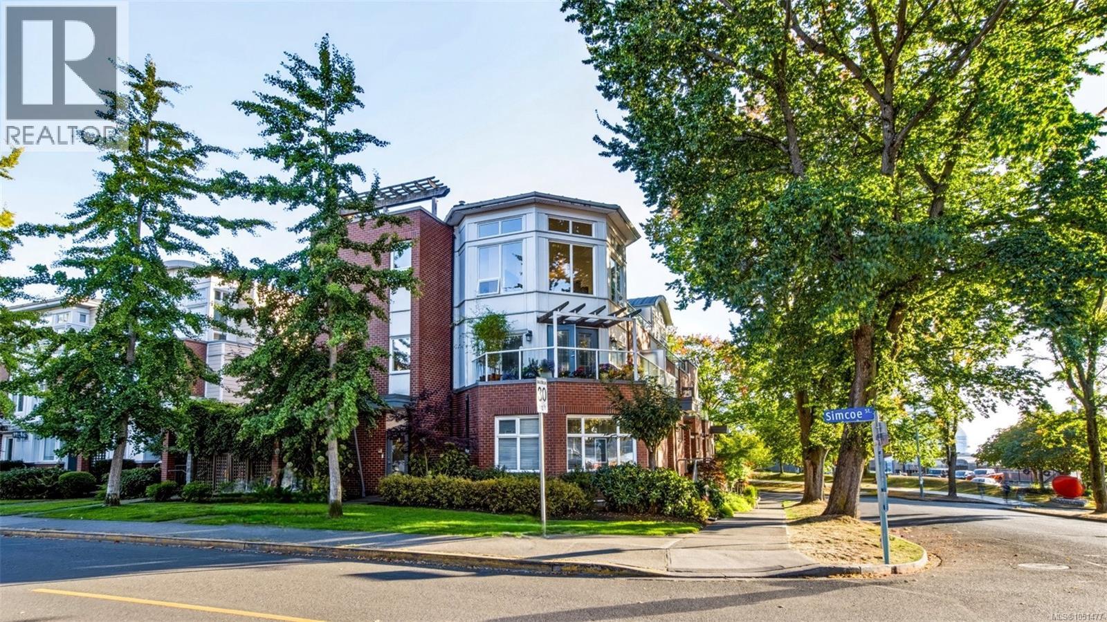 15 60 Dallas Rd, Victoria - Image 1