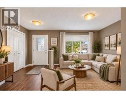 11 Saddlebrook Mews NE - photo 1