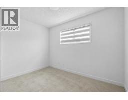 128 Castledale Crescent NE - photo 13