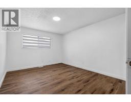 128 Castledale Crescent NE - photo 10