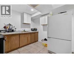 128 Castledale Crescent NE - photo 35