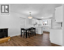 128 Castledale Crescent NE - photo 17