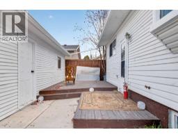 128 Castledale Crescent NE - photo 39