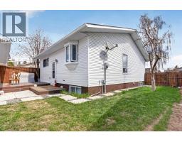 128 Castledale Crescent NE - photo 40