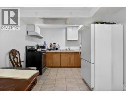 128 Castledale Crescent NE - photo 34