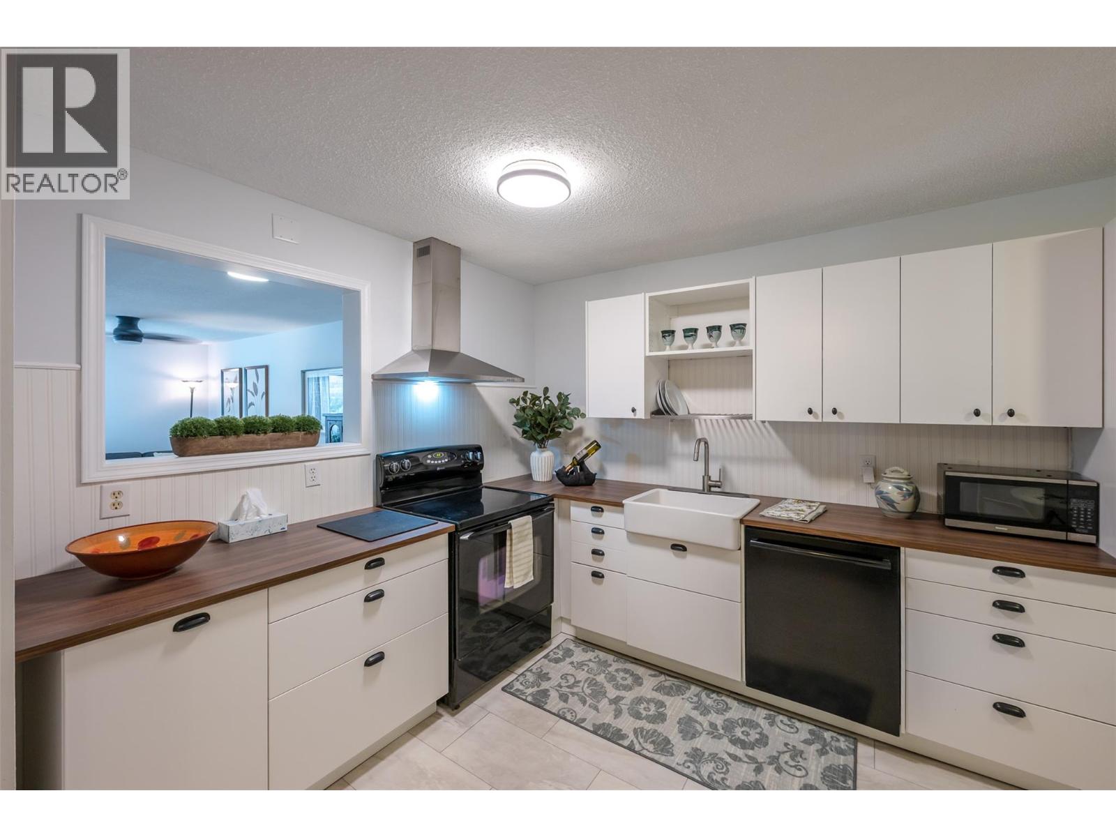 529 Co-Op Avenue Unit# 10, Oliver