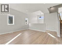Bedroom - 526 Kinloch Court, Saskatoon, SK S7M5X1 Photo 9