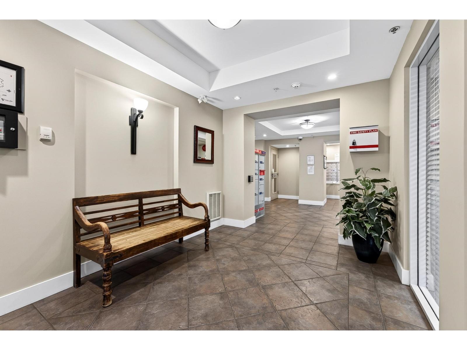 215 15392 16A AVENUE, Surrey