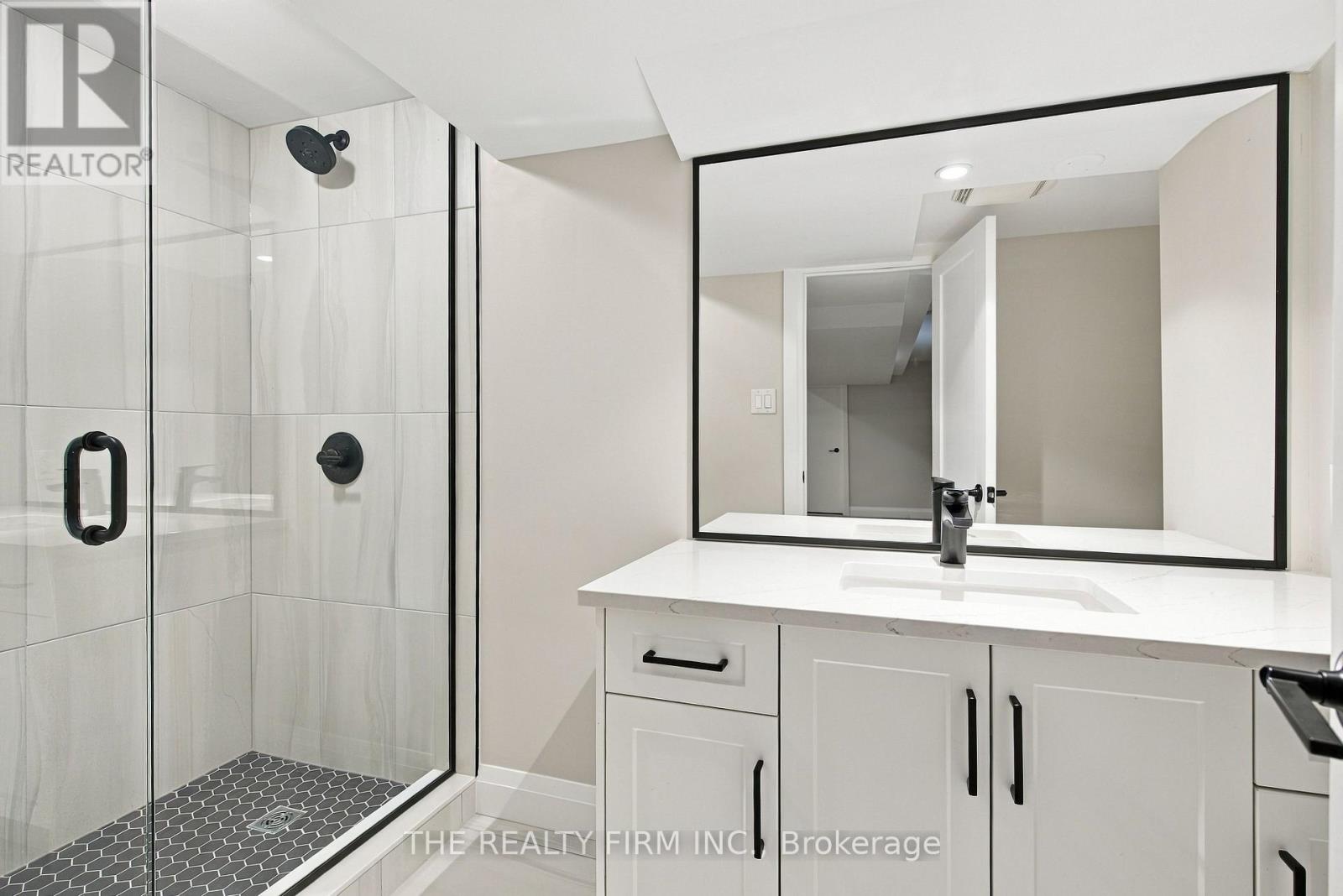 51 HAMPTON CRESCENT - Image 42