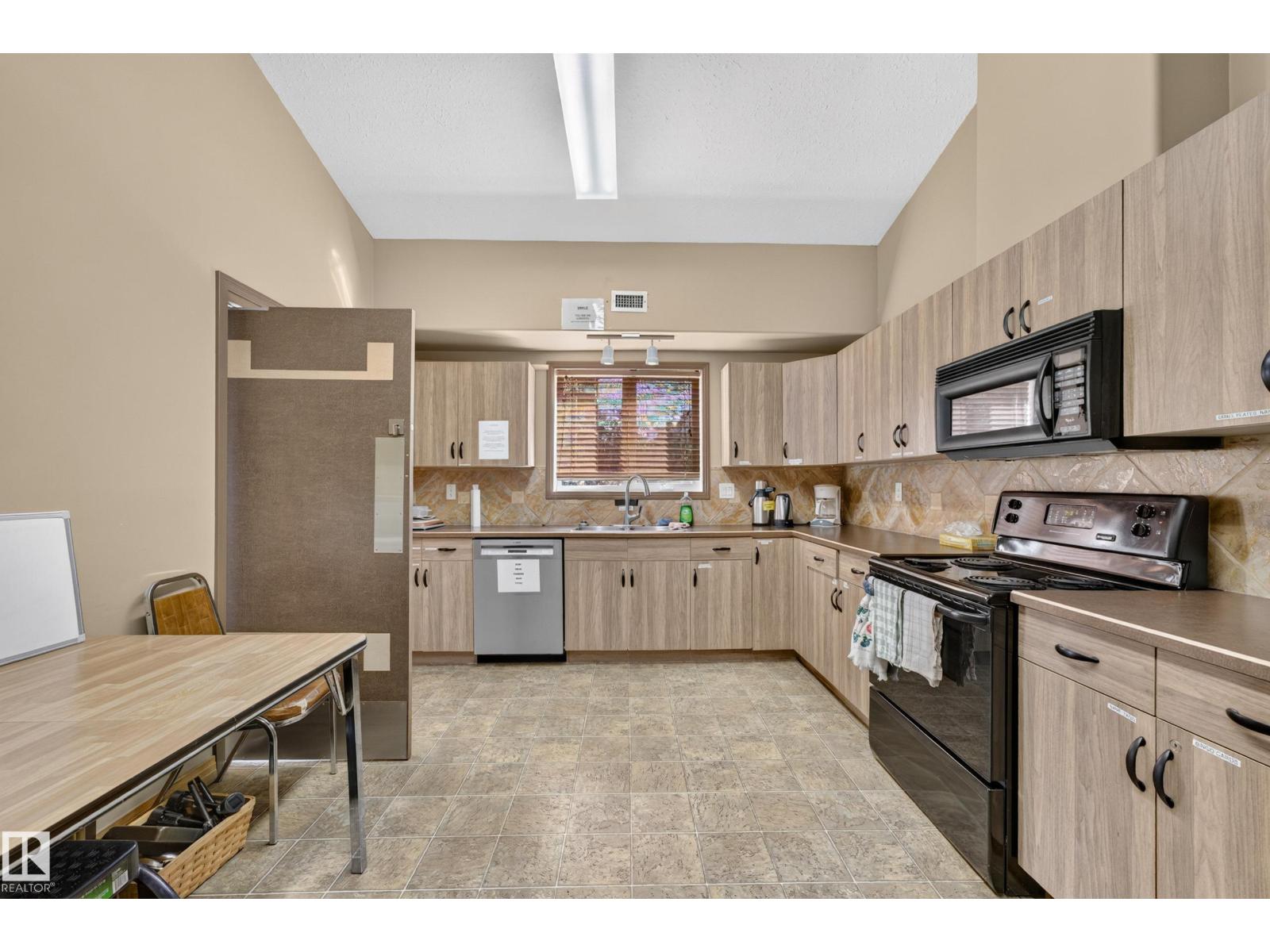 #306 8922 156 ST NW - Image 42
