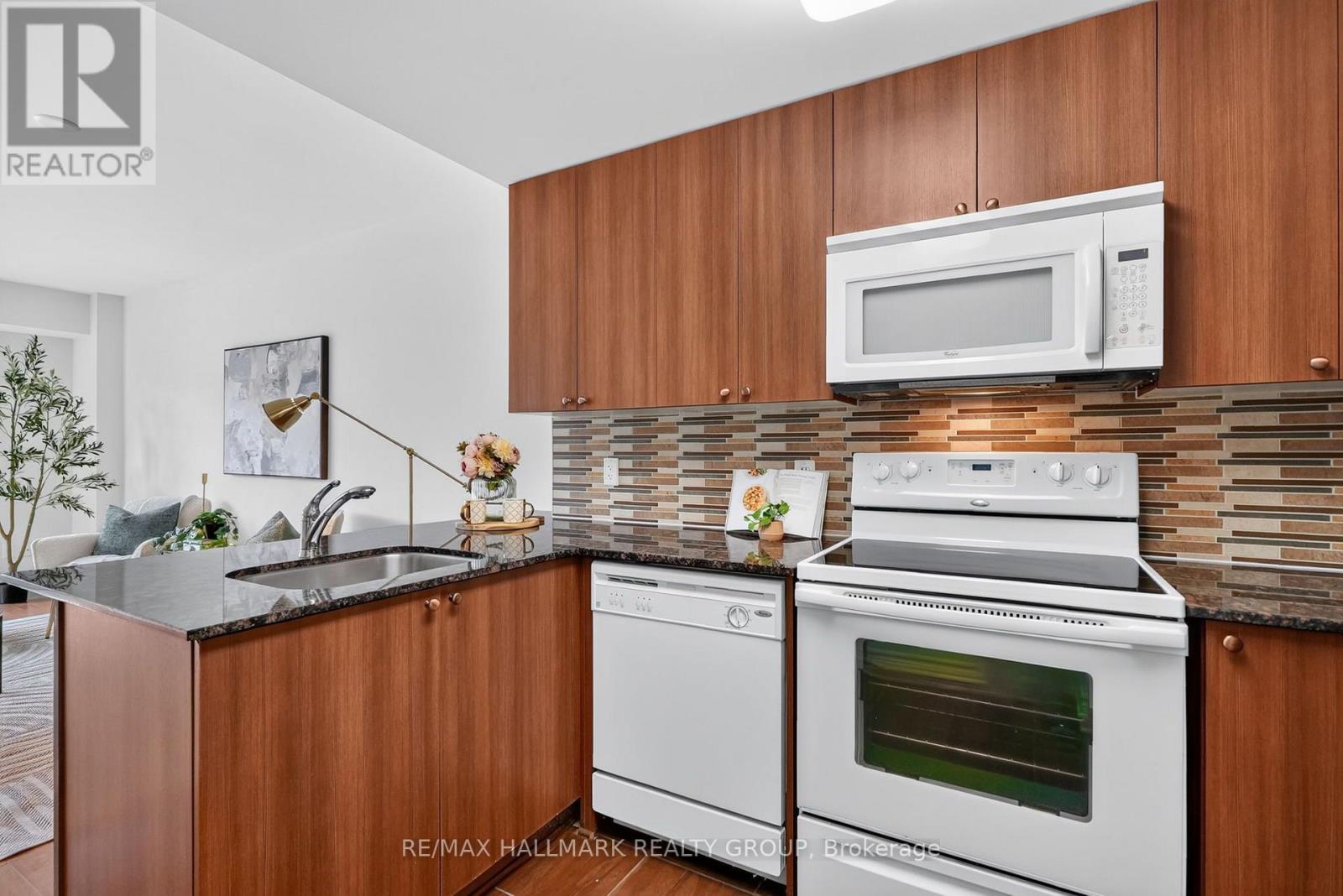 #405 250 LETT STREET - Image 14