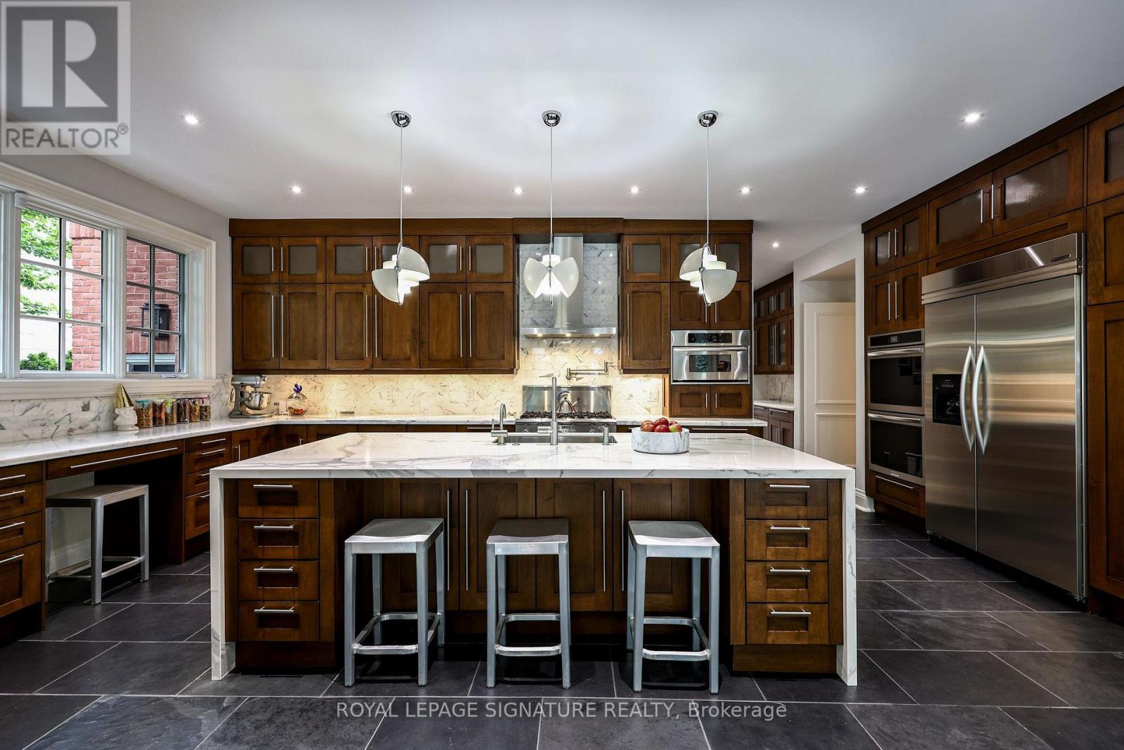 6 Vernham Avenue, Toronto, ON photo 13