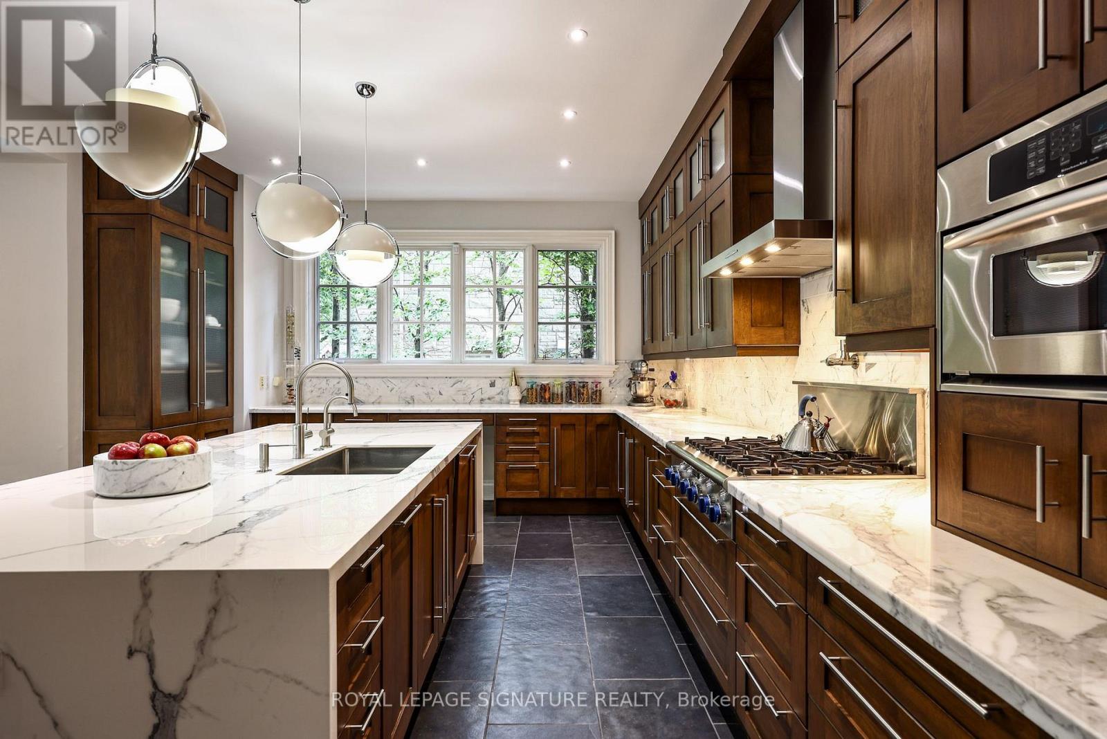 6 VERNHAM AVENUE - 14